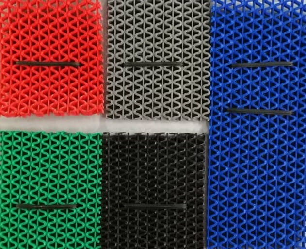 Rubber anti slip mat for wet area in the color of red, grey, blue, green and black