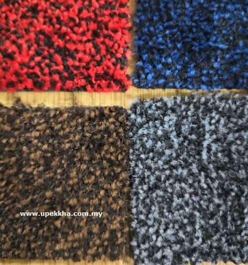 Cotton dust mat in the color of blue, red, brown and grey